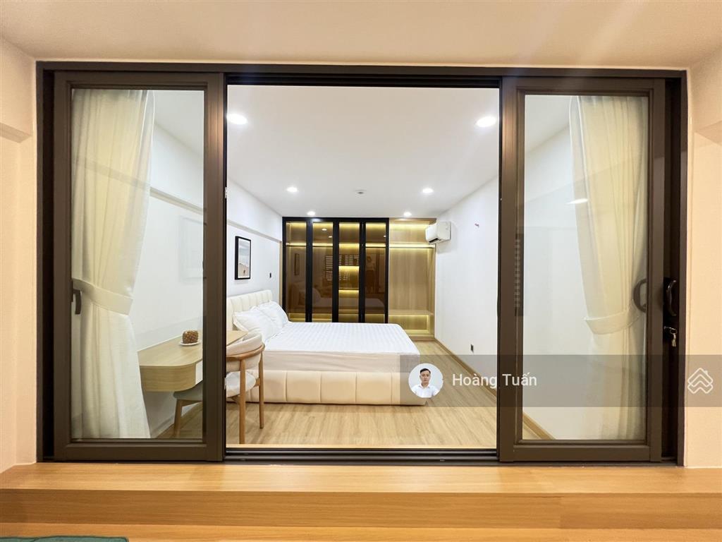 Bán scenic valley 2 dt 155m2 4pn 3wc full nội thất cao cấp như hình giá 9,5 tỷ.  0912 976 ***