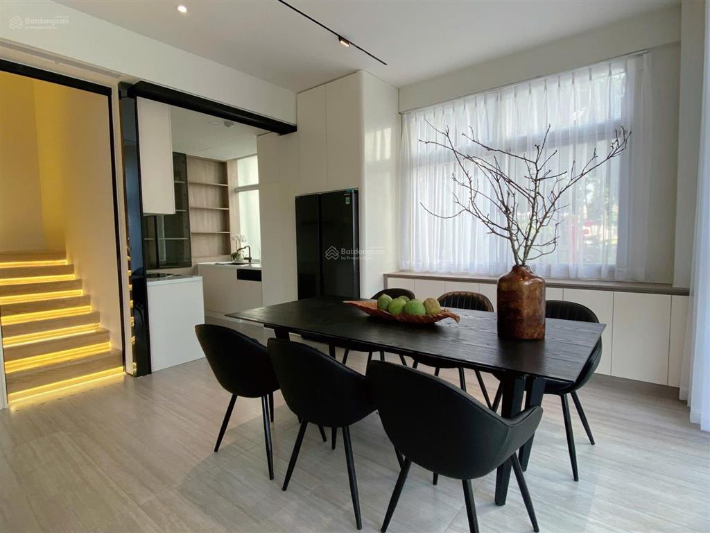 Cần bán duplex happy valley giá rẻ dt 204m2 4pn full nội thất giá 18,5 tỷ  0912 976 ***
