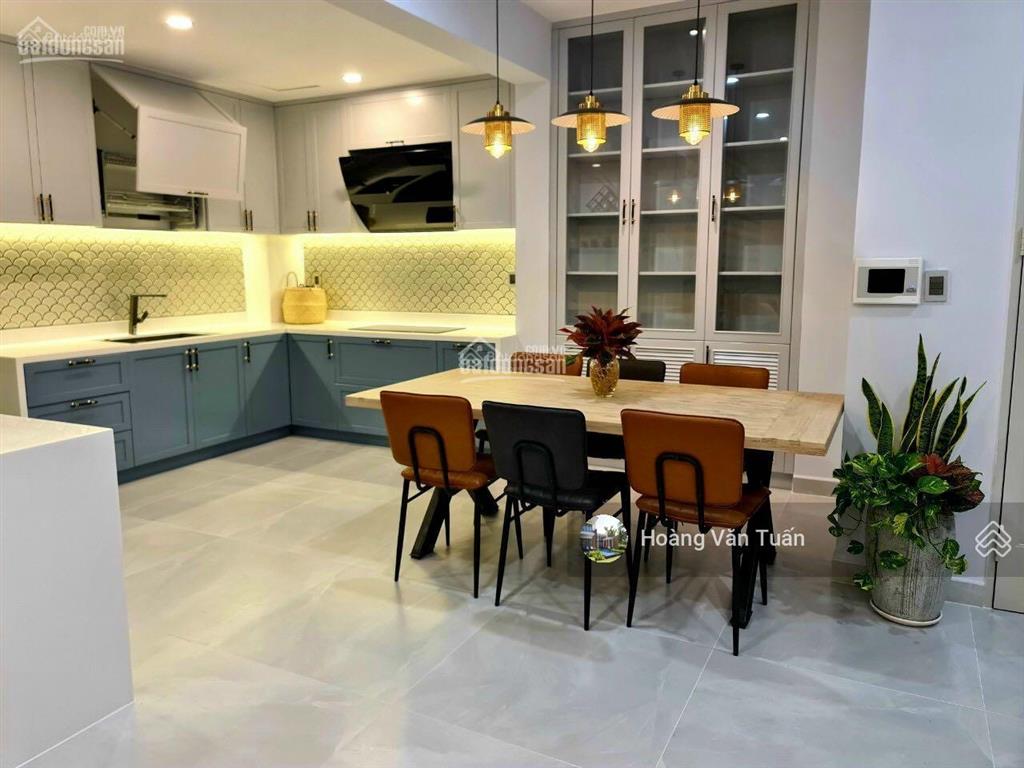 Bán căn hộ garden court 1, dt 143m2, 3pn giá tốt 14 tỷ, sổ hồng.  0912 976 ***
