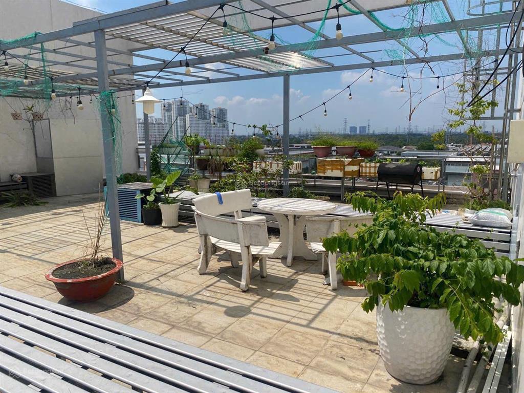 Cần bán căn top house hàng hiếm phú mỹ hưng, dt 121m2 + 121m sân vườn giá 9,5 tỷ tl.  0912 976 ***