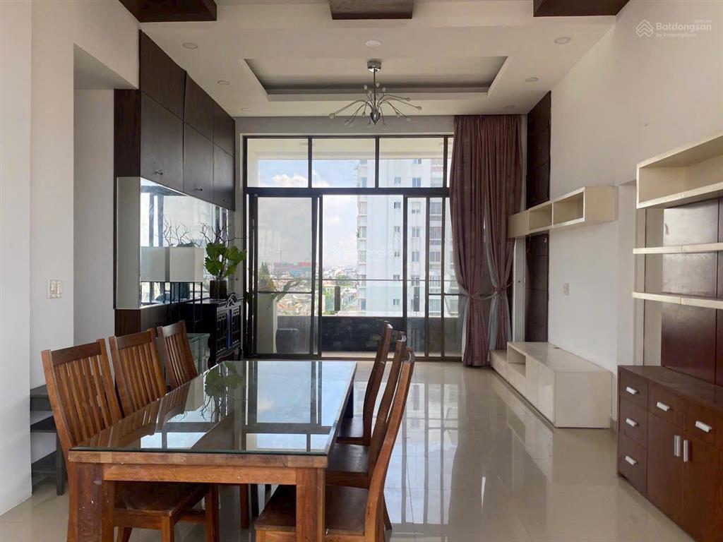 Cần bán căn top house hàng hiếm phú mỹ hưng, dt 121m2 + 121m sân vườn giá 9,5 tỷ tl.  0912 976 ***