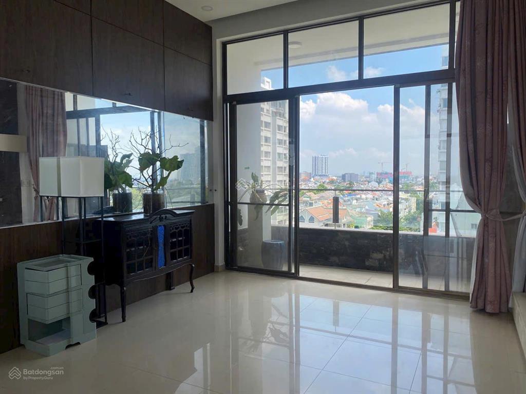 Cần bán căn top house hàng hiếm phú mỹ hưng, dt 121m2 + 121m sân vườn giá 9,5 tỷ tl.  0912 976 ***