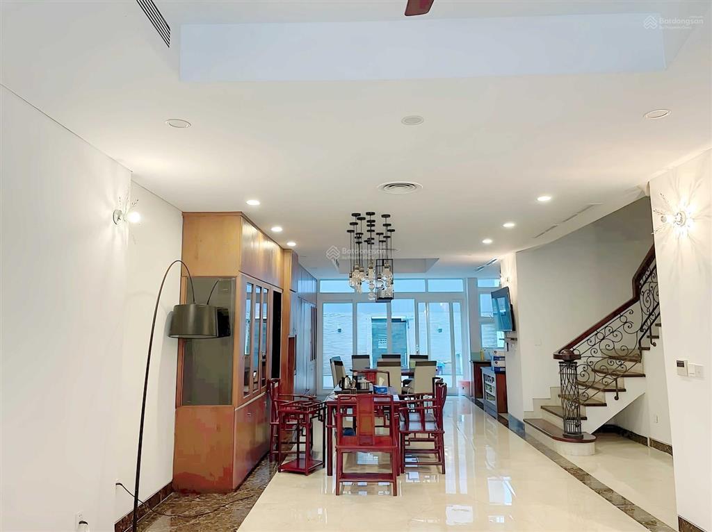 Bán biệt thự liền kề sài gòn pearl dt đất 7*21m, dtsd 442,6 m2 view sông. bán giá thiện chí