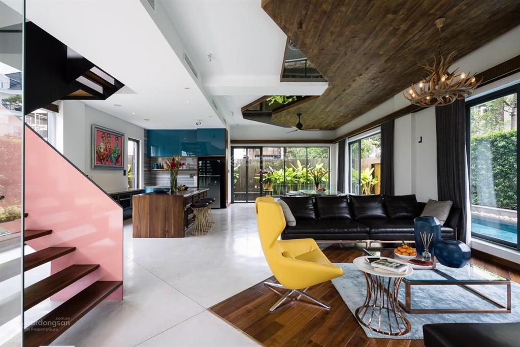 Cần bán gấp căn biệt thự khu mỹ gia, phú mỹ hưng cạnh công viên 2hecta với dt tổng 289m2 có 5pn.