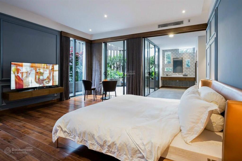 Cần bán căn biệt thự khu mỹ phú với 5 phòng ngủ full nội thất có dt 256m2 cạnh trường canada