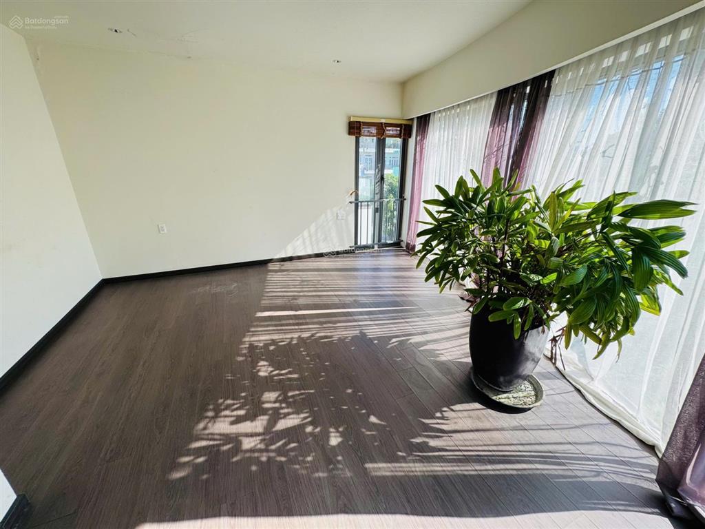 Biệt thự bán kdc đại phúc  green villa. diện tích 220m2, hầm, trệt, 2 lầu, giá 39 tỷ. view đẹp