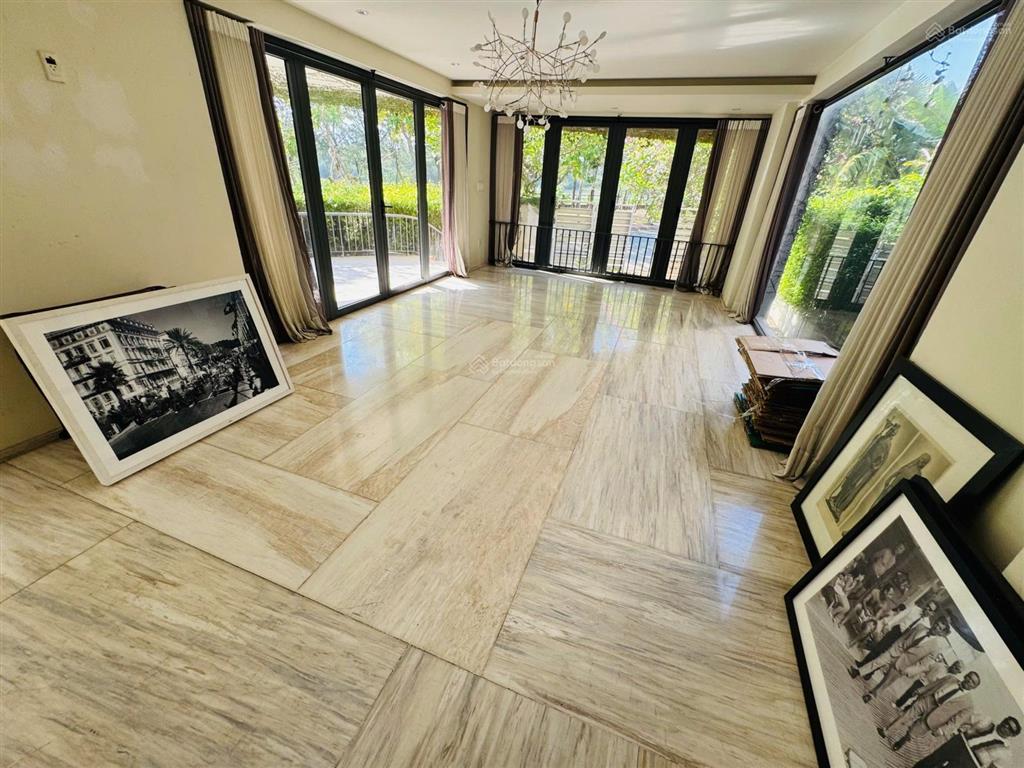 Biệt thự bán kdc đại phúc  green villa. diện tích 220m2, hầm, trệt, 2 lầu, giá 39 tỷ. view đẹp