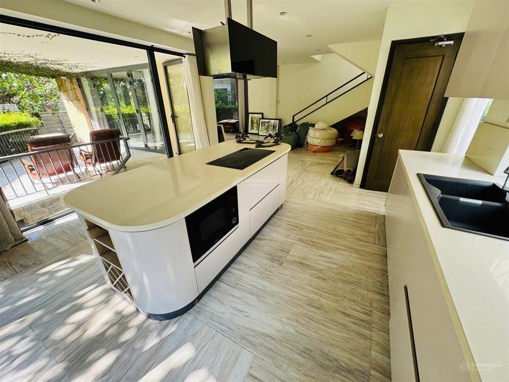 Biệt thự bán kdc đại phúc  green villa. diện tích 220m2, hầm, trệt, 2 lầu, giá 39 tỷ. view đẹp