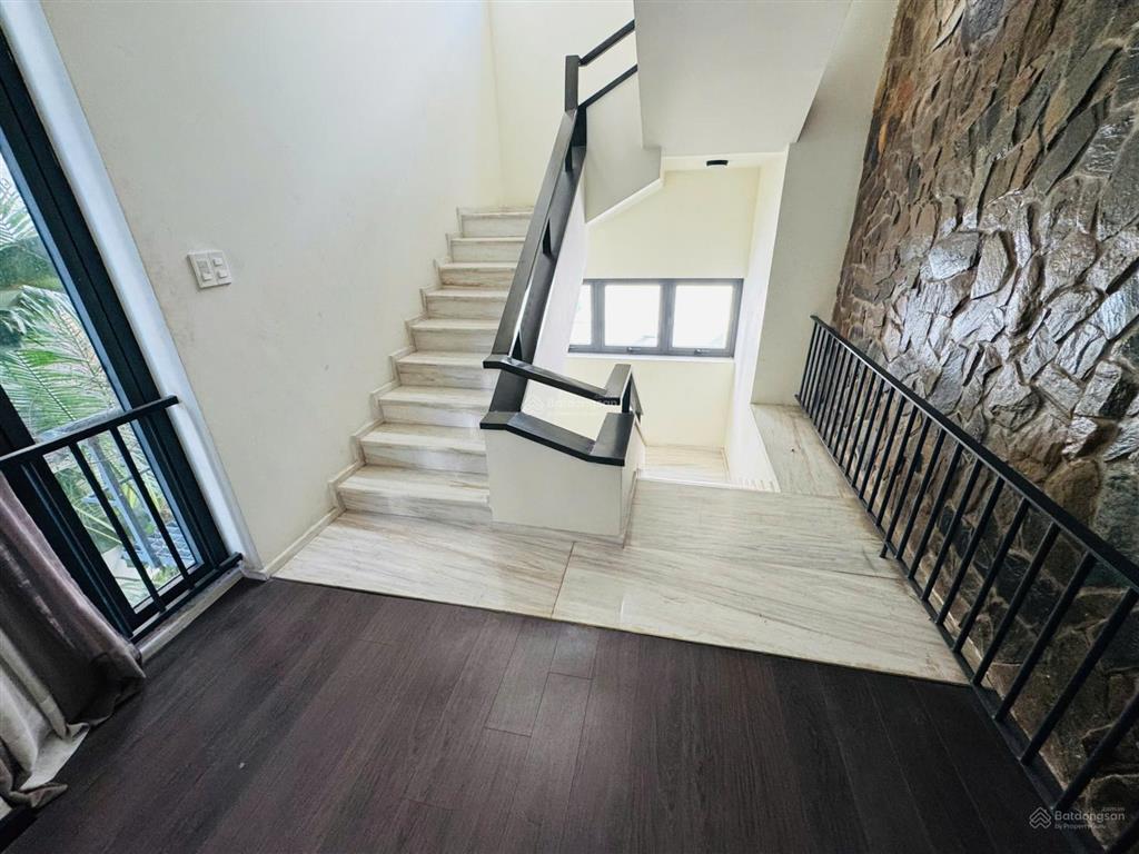 Biệt thự bán kdc đại phúc  green villa. diện tích 220m2, hầm, trệt, 2 lầu, giá 39 tỷ. view đẹp