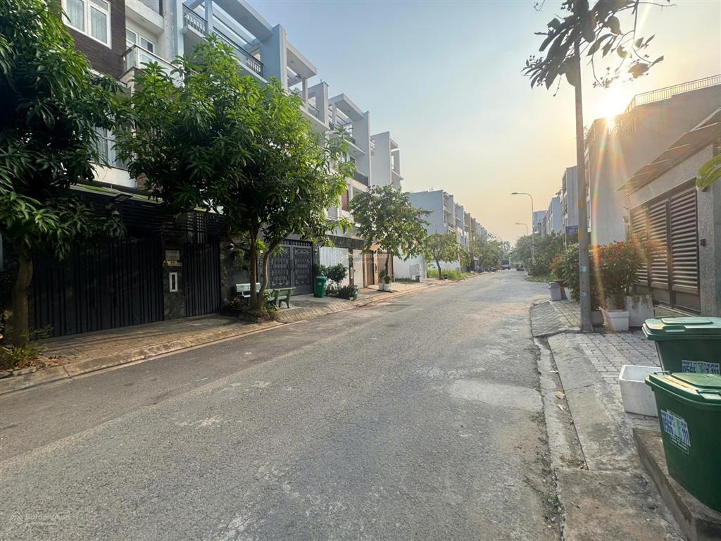 Đất bán khu dân cư đại phúcphạm hùng nối dài, bình hưng, bình chánh, diện tích 5x20, giá 10 tỷ.