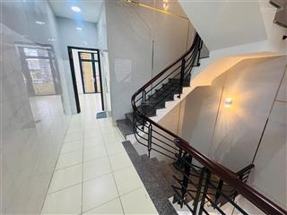 Cho thuê nhà nguyên căn mới sơn trần hưng đạo, quận 5, 4,5 x 16m, vỉa hè rộng trệt, 4 lầu, 62tr