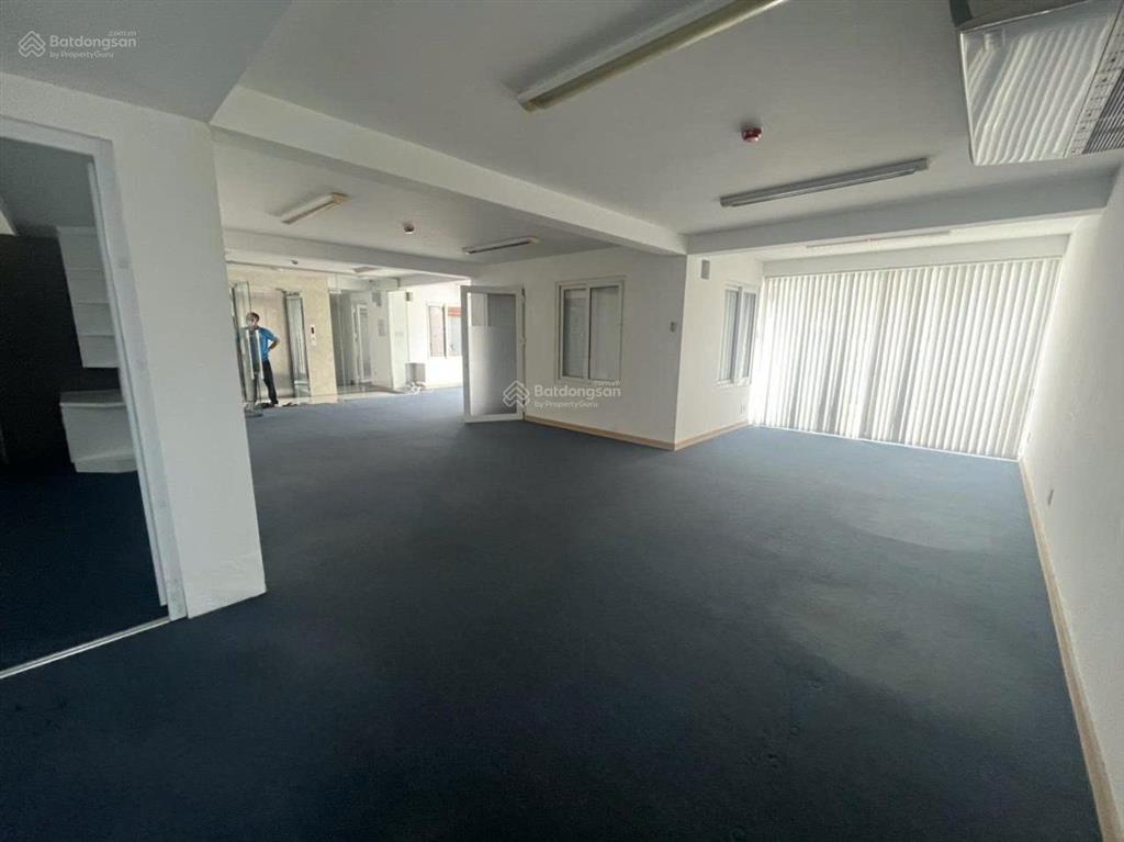 Tòa nhà văn phòng cho thuê himlam, quận 7, khu thương mại 15x20, hầm, trệt, 4 lầu 18o triệu/tháng.