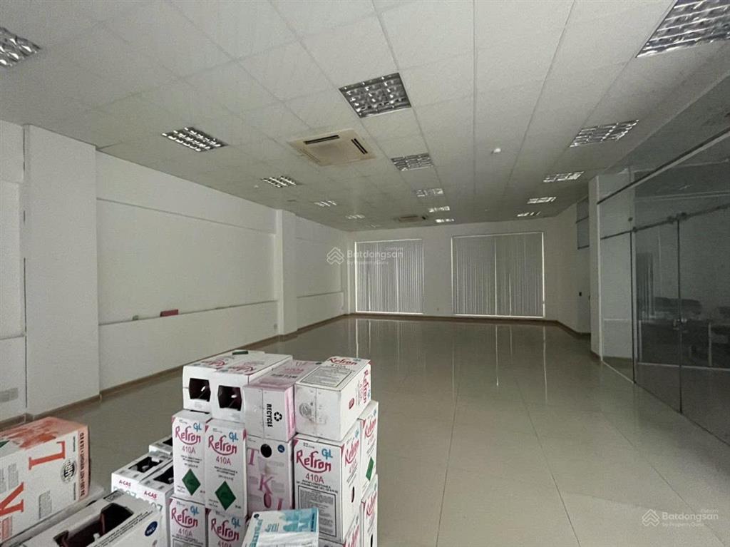 Tòa nhà văn phòng cho thuê himlam, quận 7, khu thương mại 15x20, hầm, trệt, 4 lầu 18o triệu/tháng.