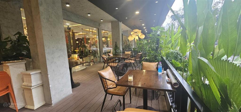 Cho thuê sàn kinh doanh thương mại khu dân cư him lam quận 7. diện tích 20mx20m/sàn, giá 120 triệu.