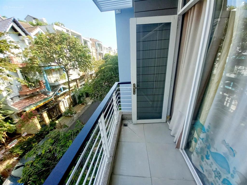 Bán nhà mặt phố tại khu dân cư trung sơn, 16,2 tỷ, 100m2, 6pn, 6wc, 3 tầng, uy tín
