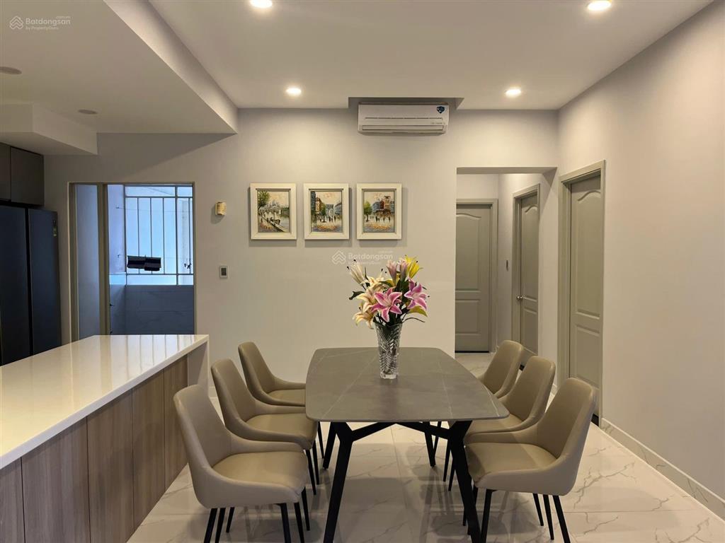 Bán căn hộ garden plaza 1. dt 150m2, 3pn full nt, lầu cao,view thoáng mát. giá 19.9 tỷ. 0918 998 ***