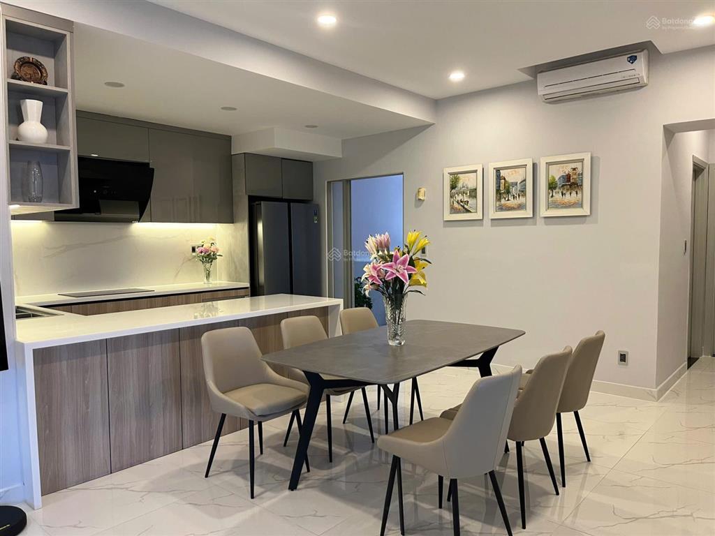 Bán căn hộ garden plaza 1. dt 150m2, 3pn full nt, lầu cao,view thoáng mát. giá 19.9 tỷ. 0918 998 ***