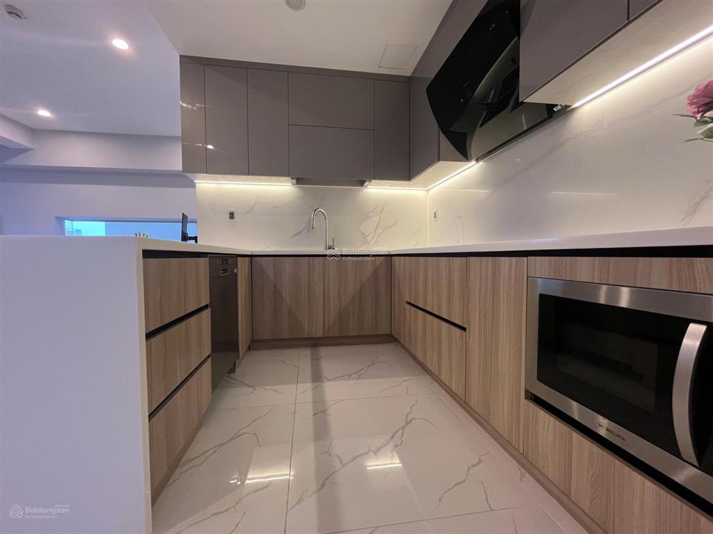 Bán căn hộ garden plaza 1. dt 150m2, 3pn full nt, lầu cao,view thoáng mát. giá 19.9 tỷ. 0918 998 ***