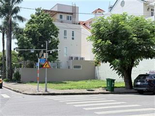 Bán đất góc 2 mặt tiền nam thông 1, phú mỹ hưng. dt ~ 240m2. giá tốt nhất 75 tỷ 0918 998 ***