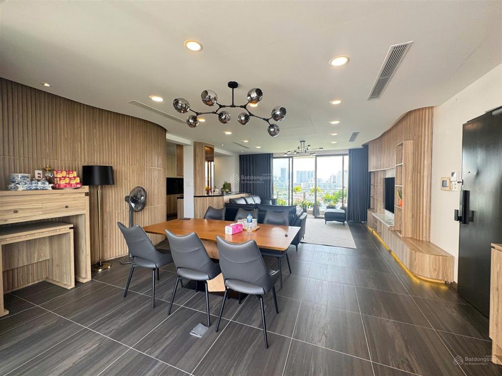 Bán căn hộ cao cấp the panorama phú mỹ hưng. dt 143m2. giá tốt 18.7 tỷ.  0918 998 ***
