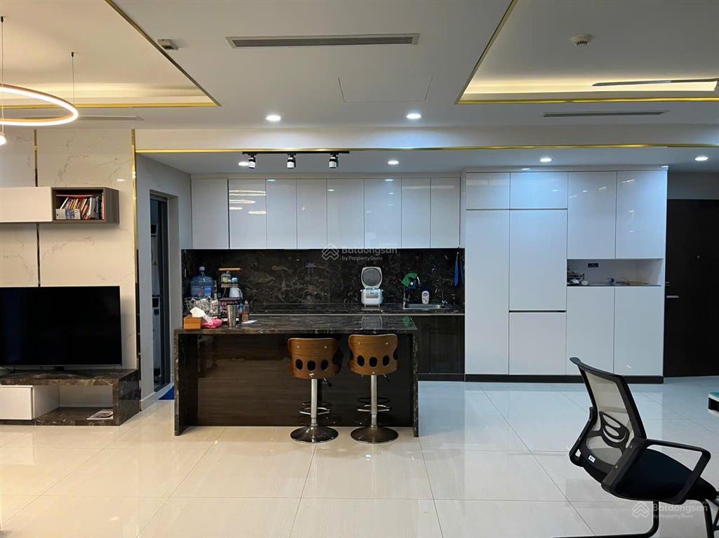 Hotcần bán gấp căn hộ riverpark premier. dt 135m2. giá 20tỷ, nhà đẹp, view sông.  0918 998 ***