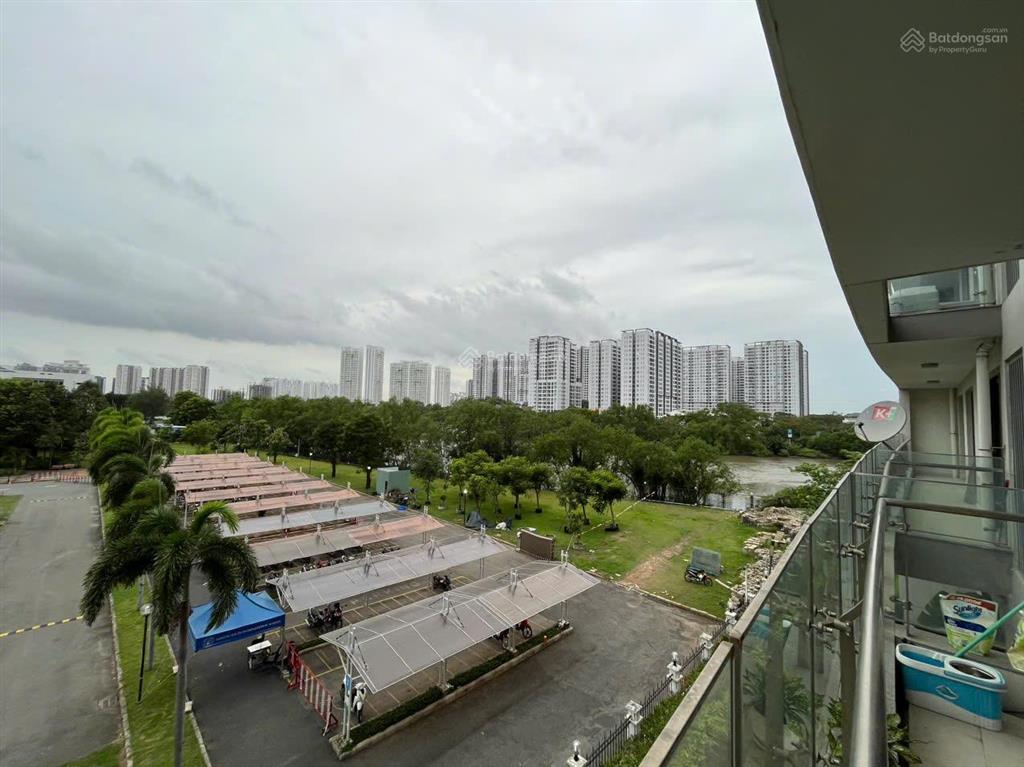 Hotcần bán gấp căn hộ riverpark premier. dt 135m2. giá 20tỷ, nhà đẹp, view sông.  0918 998 ***