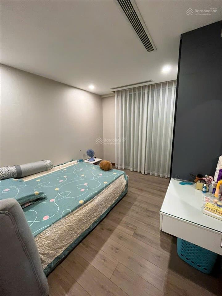 Hotcần bán gấp căn hộ riverpark premier. dt 135m2. giá 20tỷ, nhà đẹp, view sông.  0918 998 ***