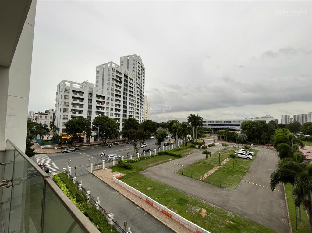 Hotcần bán gấp căn hộ riverpark premier. dt 135m2. giá 20tỷ, nhà đẹp, view sông.  0918 998 ***