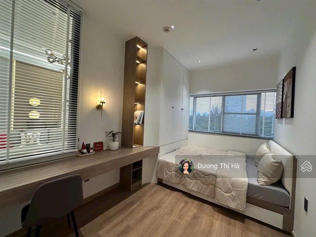 Bán căn hộ scenic valley 1, 130m2 trần cao 4m nội thất cao cấp. mới 100%.  0909 740 *** ms hà