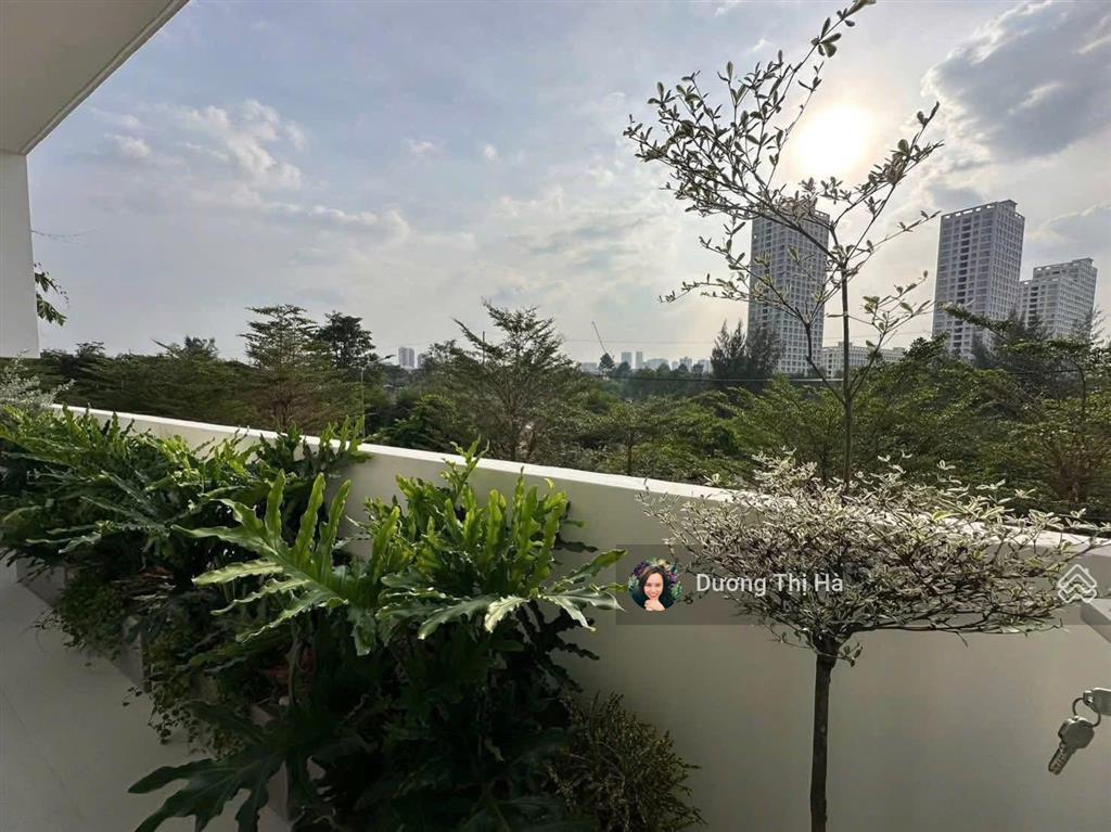 Bán căn hộ scenic valley 1, 130m2 trần cao 4m nội thất cao cấp. mới 100%.  0909 740 *** ms hà