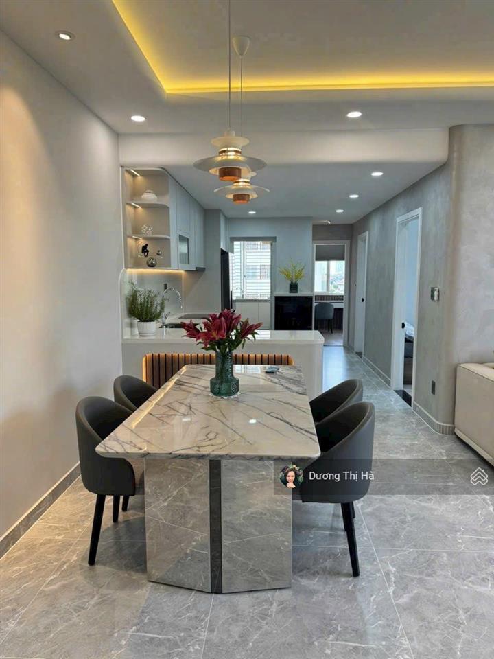 Bán gấp căn hộ cảnh viên 2, phú mỹ hưng, quận 7 118m2 giá 10 tỷ.  0909 740 *** dương hà
