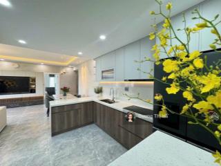 Bán gấp căn hộ cảnh viên 2, phú mỹ hưng, quận 7 118m2 giá 10 tỷ.  0909 740 *** dương hà