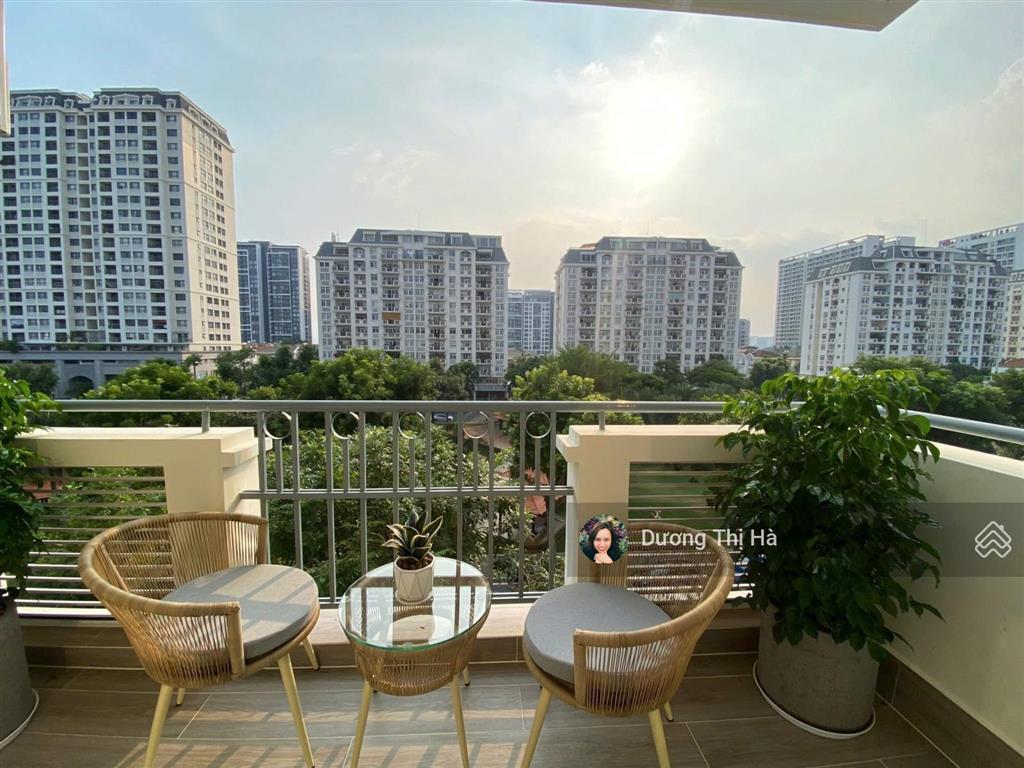 Bán gấp căn hộ cảnh viên 2, phú mỹ hưng, quận 7 118m2 giá 10 tỷ.  0909 740 *** dương hà