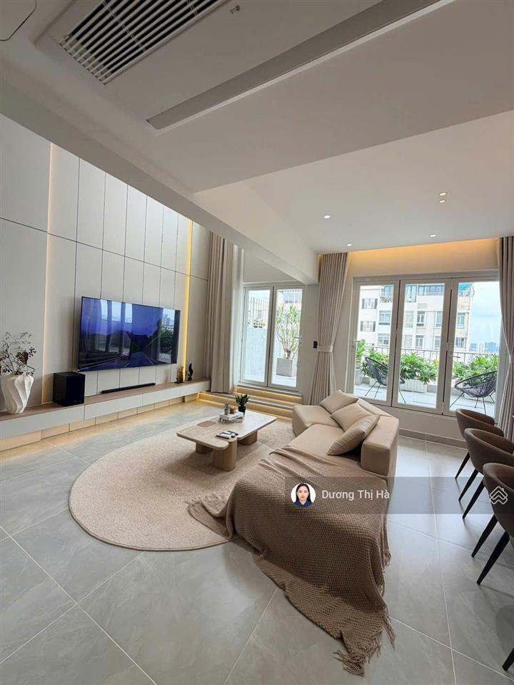 Cần bán căn hộ tophouse sân vườn, quận 7 242m2, 3pn. giá 9,5 tỷ.  0909 740 *** ms hà