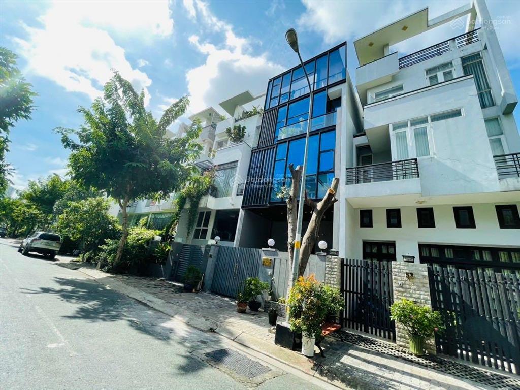 Bán căn hưng gia hưng phước phú mỹ hưng  dt 6x18,5m, shr giá 28 tỷ/sp