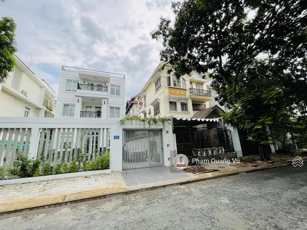 Bán biệt thự tấn trường dt 12x20m (240m2), 3 tầng, view sông, giá 25 tỷ chính chủ 0901 294 ***