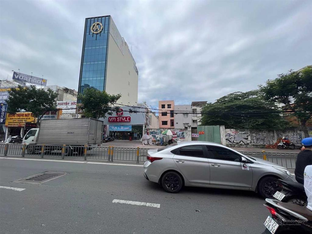 Chính chủ bán nhà mt 517 nguyễn thị thập, p. tân phong, q7. dt 8,5x25m, gpxd hầm 7 lầu, giá 75 tỷ