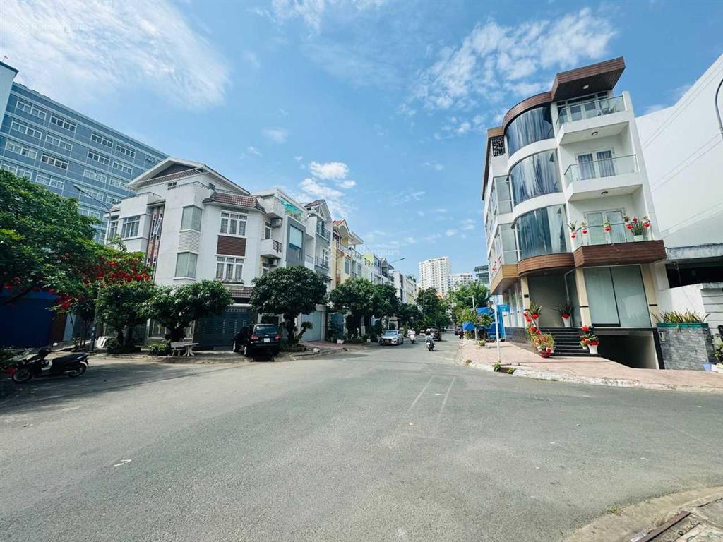 Chuyên bán nhà phố biệt thự him lam kênh tẻ, q7. dt 5x16,5m, giá tốt 21 tỷ