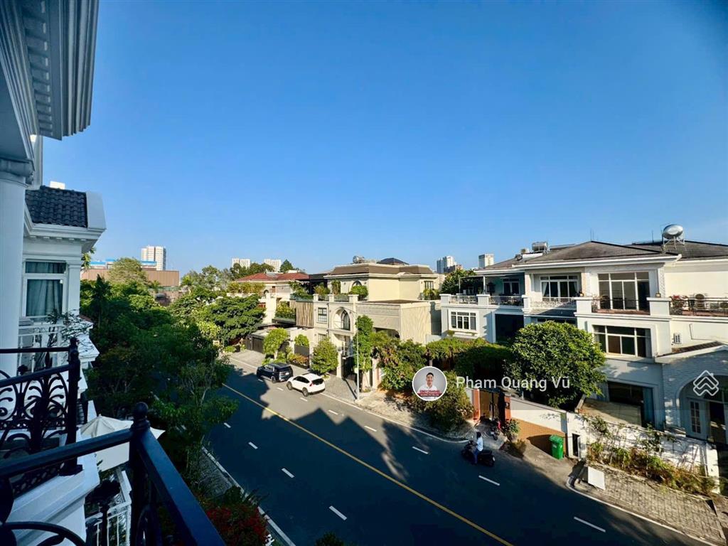 Chuyên bán biệt thự nam đô pmh còn 3 căn giá tốt, dt 8x18m, hầm 4 tầng sổ hồng, giá 48 tỷ