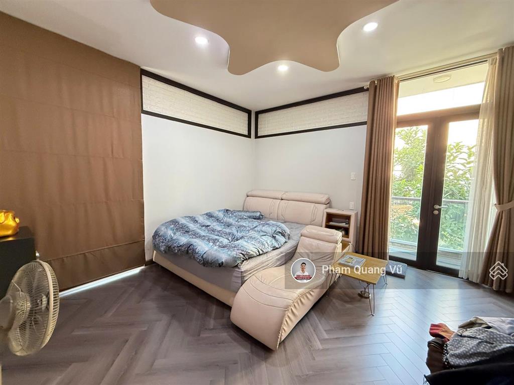 Bán biệt thự 2 mt 793 trần xuân soạn, ngay him lam  dt 176m2 (11x16m)  3 tầng  giá 23,5 tỷ