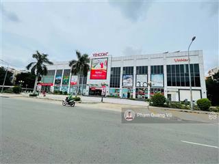 Bán căn nhà kdc trần trọng cung đối diện vincom q7, dt 5x25m, trệt 4 lầu (thang máy), giá 17.8 tỷ