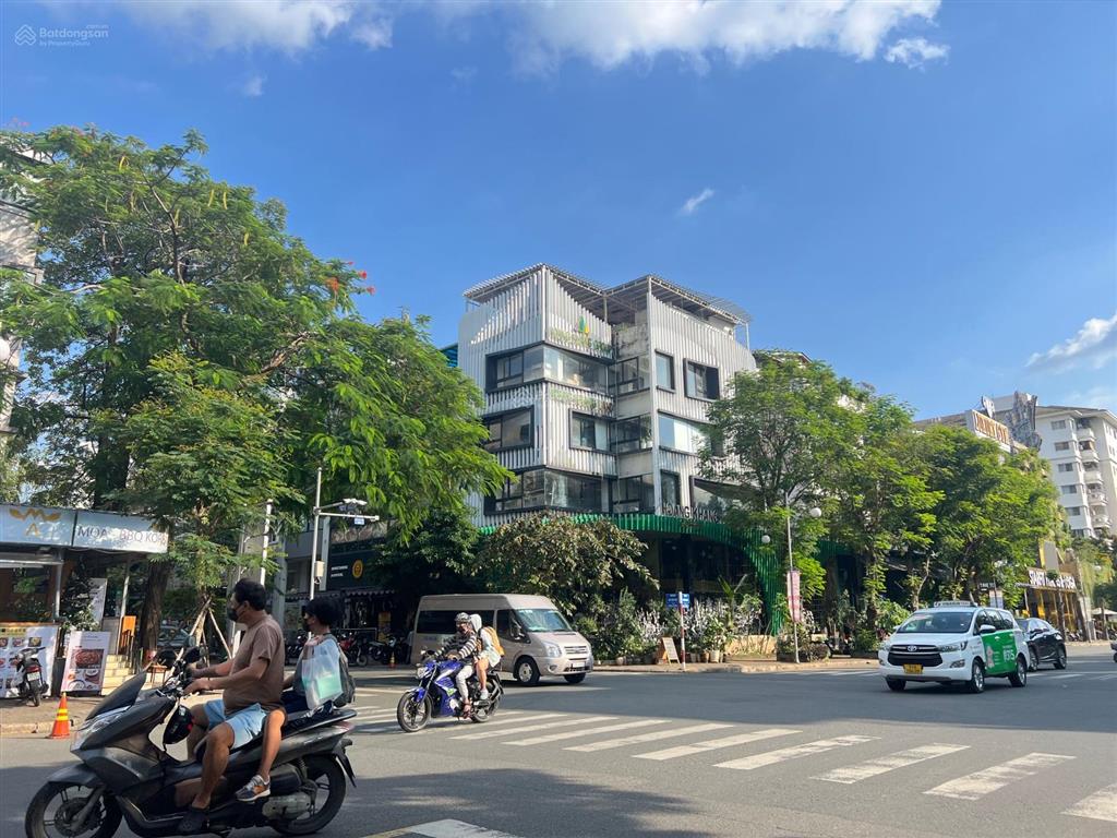 Kẹt bank bán gấp nhà phố mt khu hưng gia, hưng phước phú mỹ hưng  dt 6x18,5m shr, giá tốt 26 tỷ
