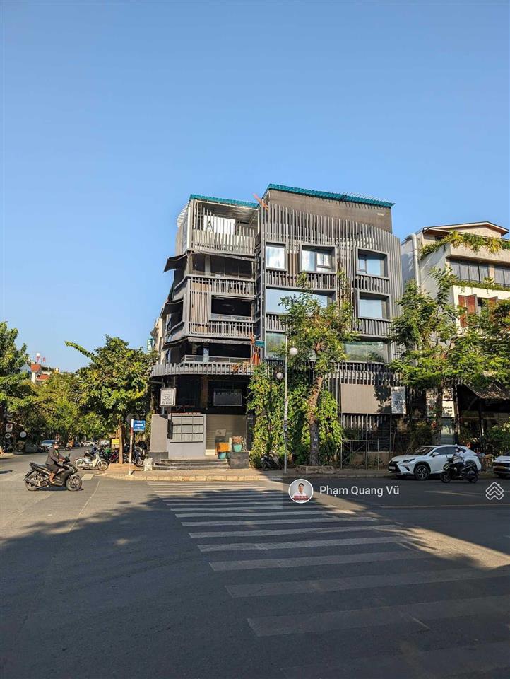 Kẹt bank bán gấp nhà phố mt khu hưng gia, hưng phước phú mỹ hưng  dt 6x18,5m shr, giá tốt 26 tỷ