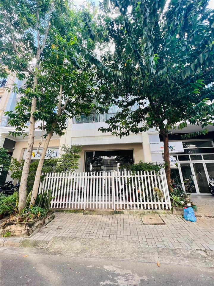 Kẹt bank bán gấp nhà phố mt khu hưng gia, hưng phước phú mỹ hưng  dt 6x18,5m shr, giá tốt 26 tỷ