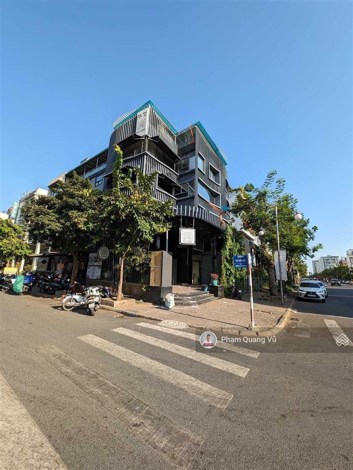 Kẹt bank bán gấp nhà phố mt khu hưng gia, hưng phước phú mỹ hưng  dt 6x18,5m shr, giá tốt 26 tỷ