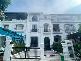 Bán lỗ 5 tỷ căn biệt thự hưng thái phú mỹ hưng, dt 7x18m, shr, giá chỉ 30 tỷ/căn.  0901 294 ***