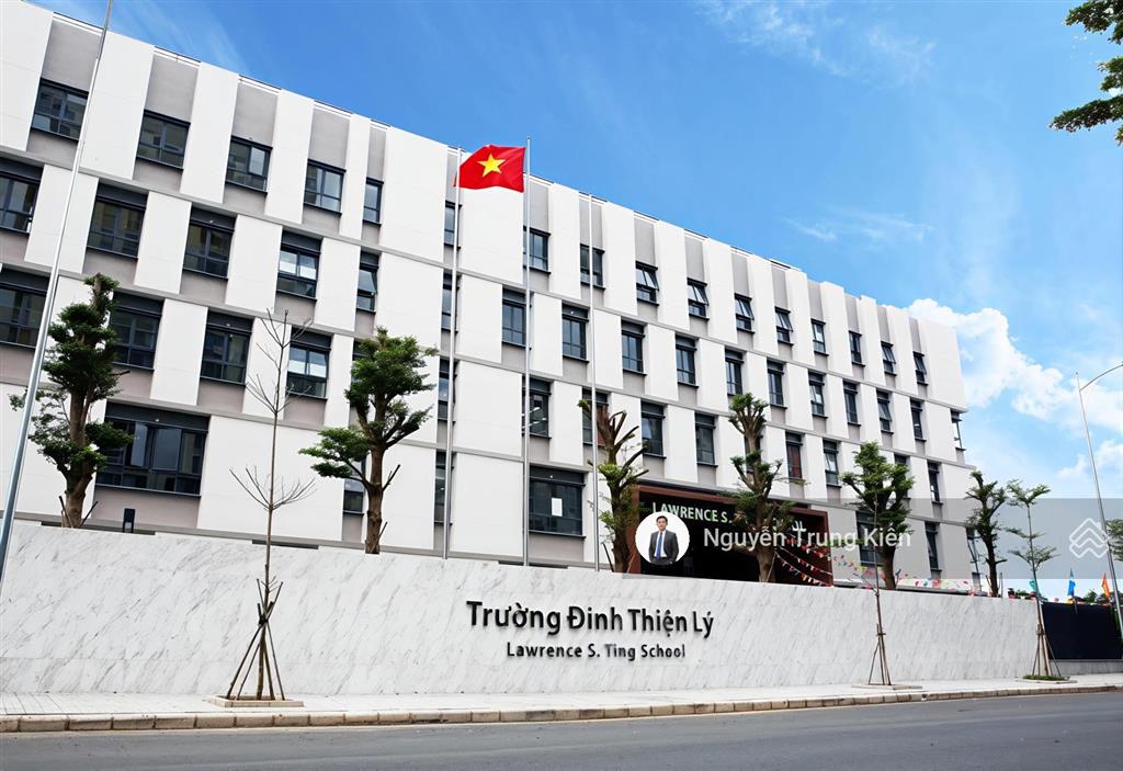 Bán nhà mặt tiền kinh doanh 10m, xe tải thông, tiện ích 5 sao  dt 81 m2 chỉ nhỉnh 9 tỷ