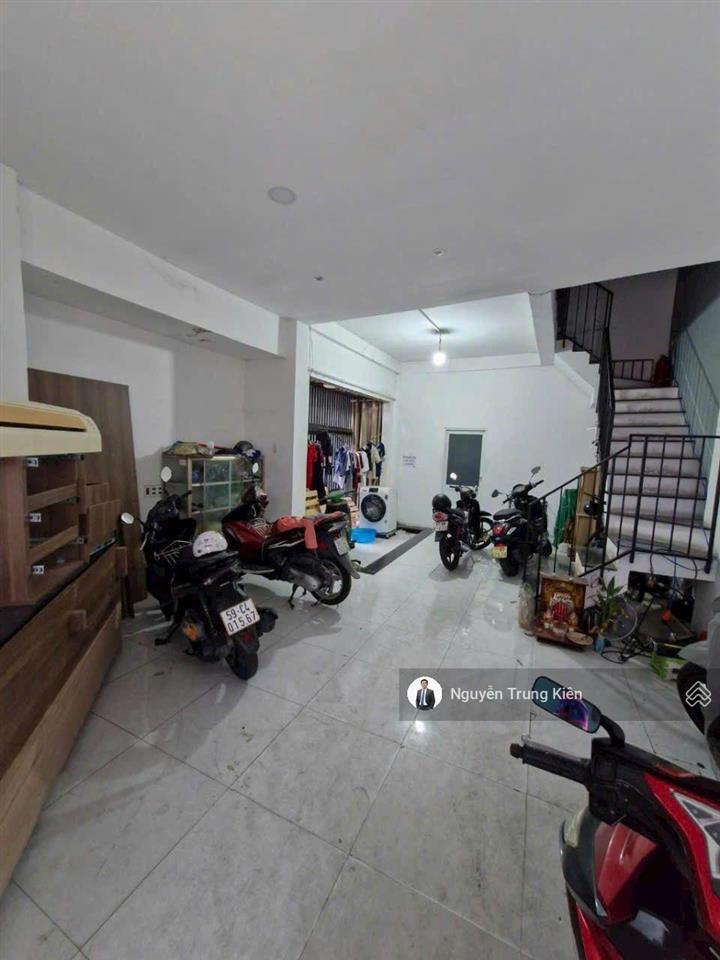 Nhỉnh 10 tỷ, nhà 71m2, hxh trần xuân soạn, lô góc, dòng tiền 22tr/tháng, cạnh him lam, p tân hưng
