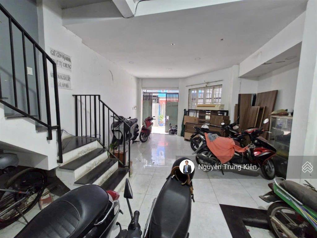 Nhỉnh 10 tỷ, nhà 71m2, hxh trần xuân soạn, lô góc, dòng tiền 22tr/tháng, cạnh him lam, p tân hưng