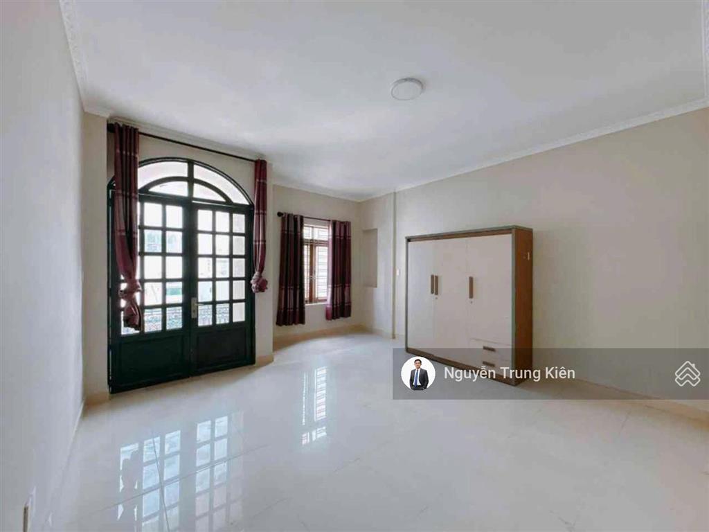 Bán nhà phạm hữu lầu, giáp phú mỹ hưng hẻm ô tô 6m 130m2 9 tỷ thương lượng